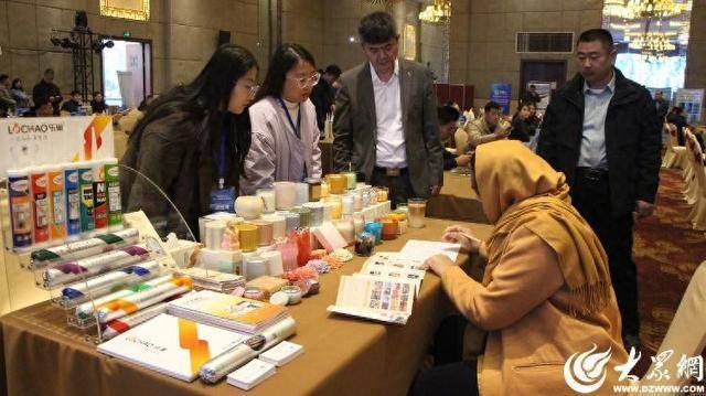 薰蜡烛三分钟签单企业跨界底气何来CQ9电子登录注册潍坊临朐：香(图2)